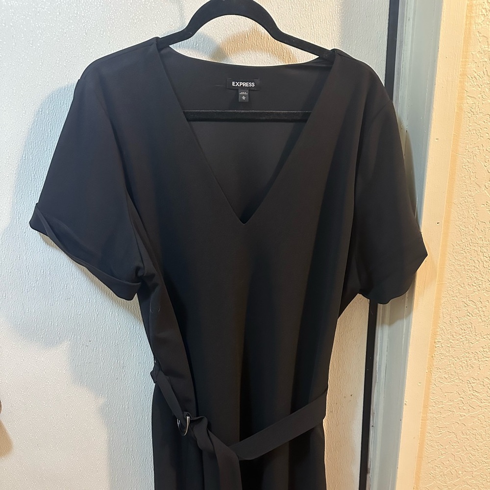 Express Black V-Neck Tie-Waist Mini Dress